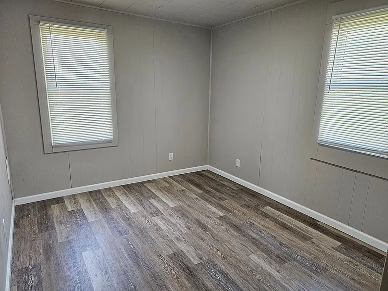 417 Wood Ave — Photo 6