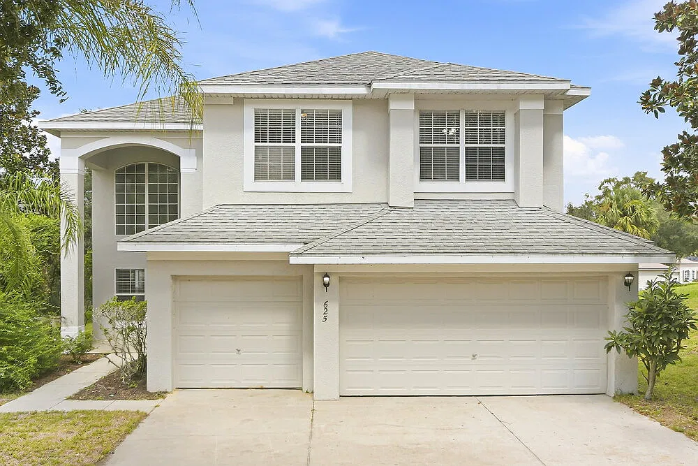 4 bed, 2.5 bath, 2070 sqft, $2,545 — Photo 1