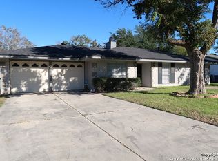 5215 Round Table Dr, San Antonio, TX 78218