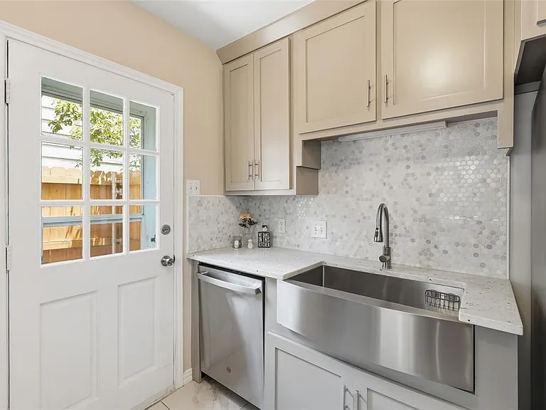 4308 Donnelly Ave — Photo 15