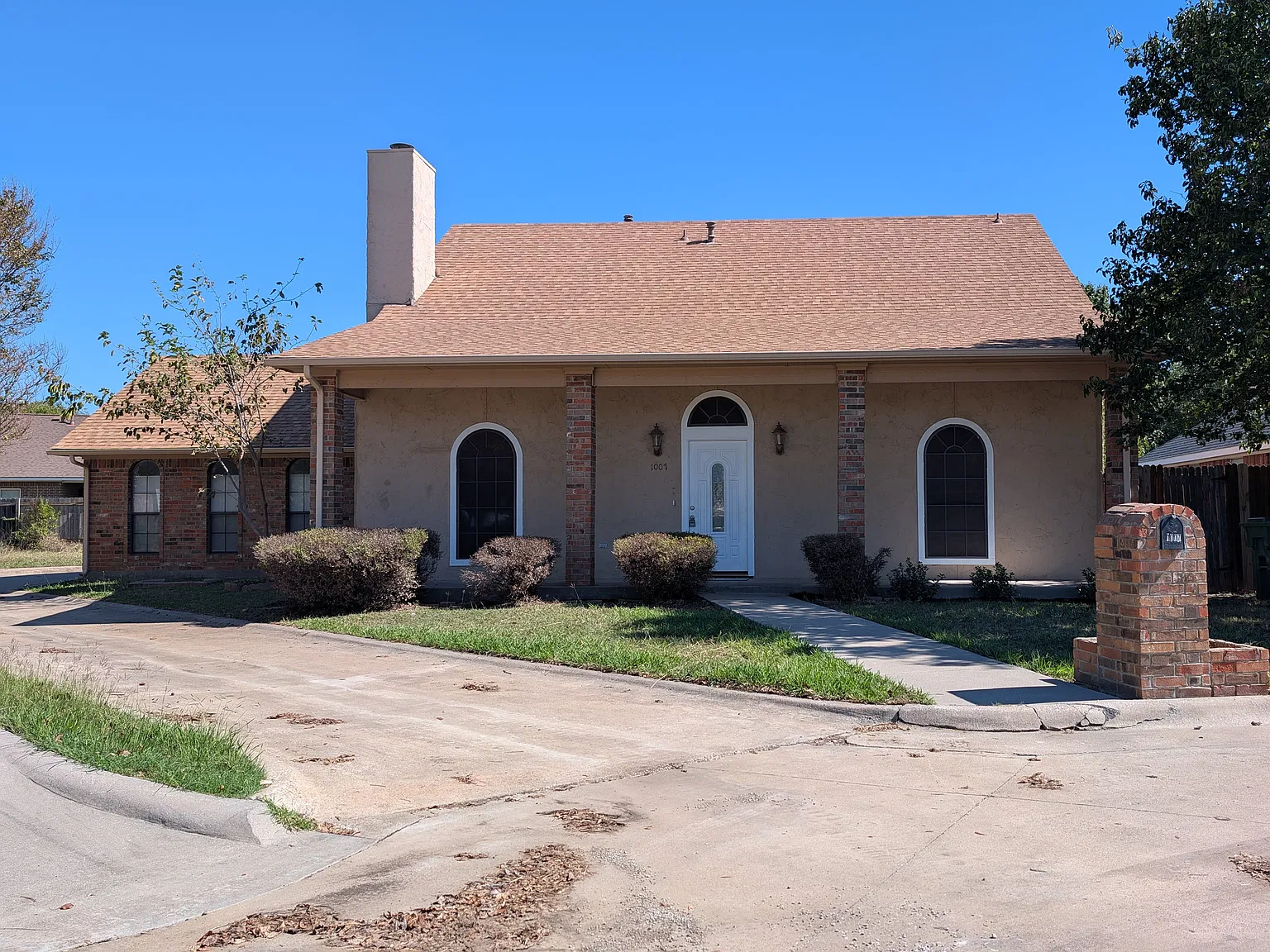 3 bed, 1652 sqft, $1,900 — Photo 1