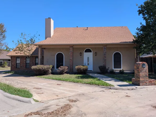 1007 Treys Ct, Sanger, TX 76266