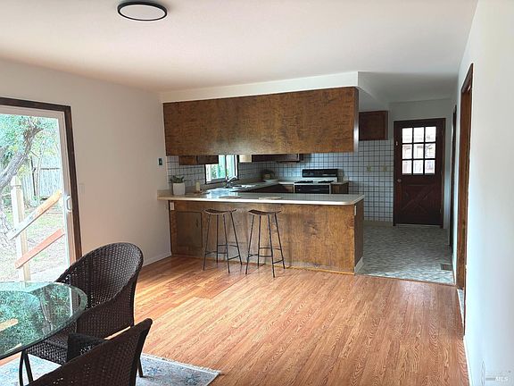 4th image of 1339 Laurel Avenue
