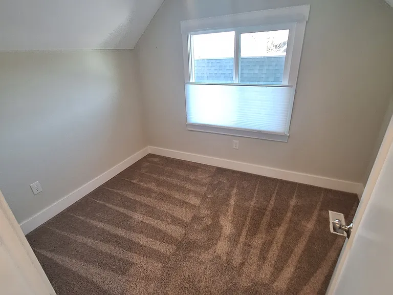 Small bedroom or office 2nd floor