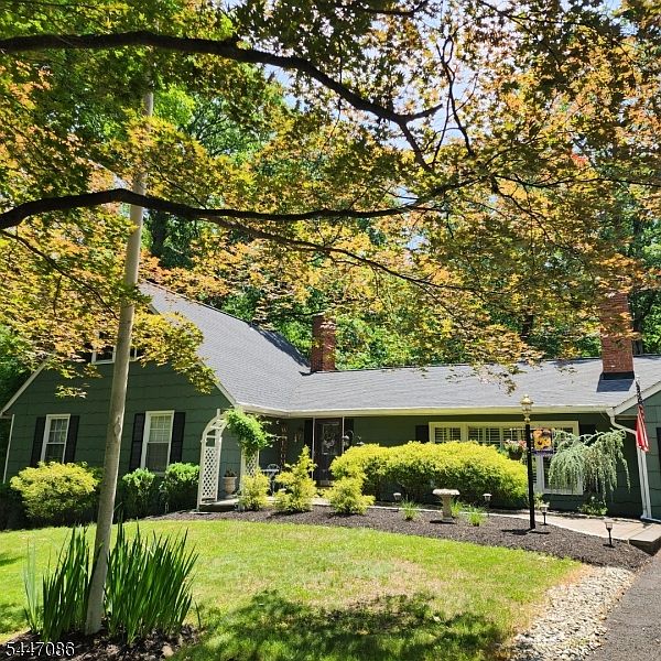 1st image of 1120 Cambridge Ln