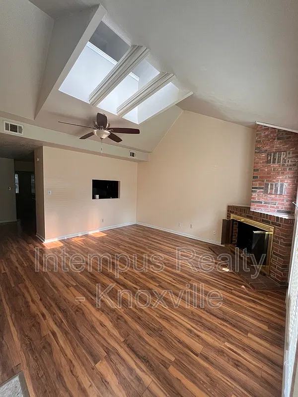 2 bed, 2.0 bath, $1,850 — Photo 2