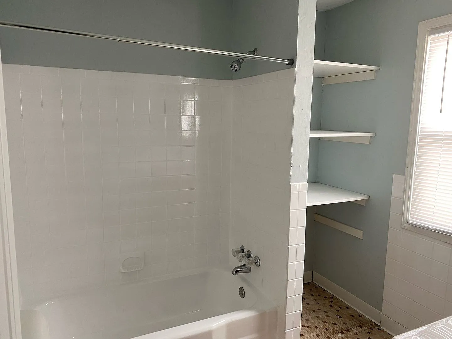 Aldrich Apartments | Near I-94 & Theodore Wirth — Photo 4