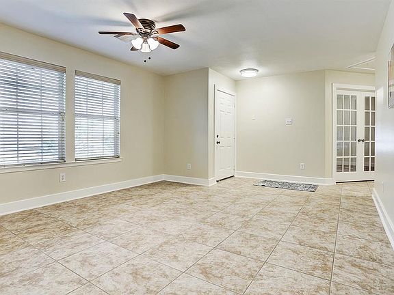 5th image of 1543 Kew Garden Dr