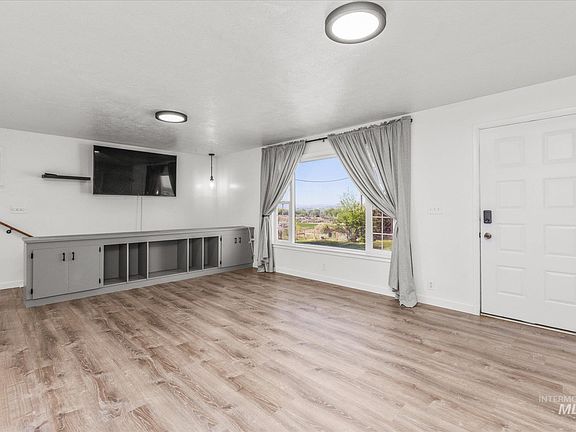 5th image of 4900 Whitley Dr