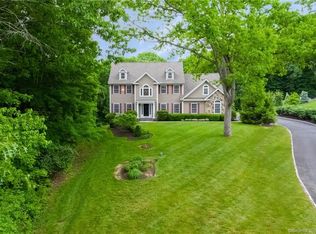 5 Rooster Rdg, Newtown, CT 06470