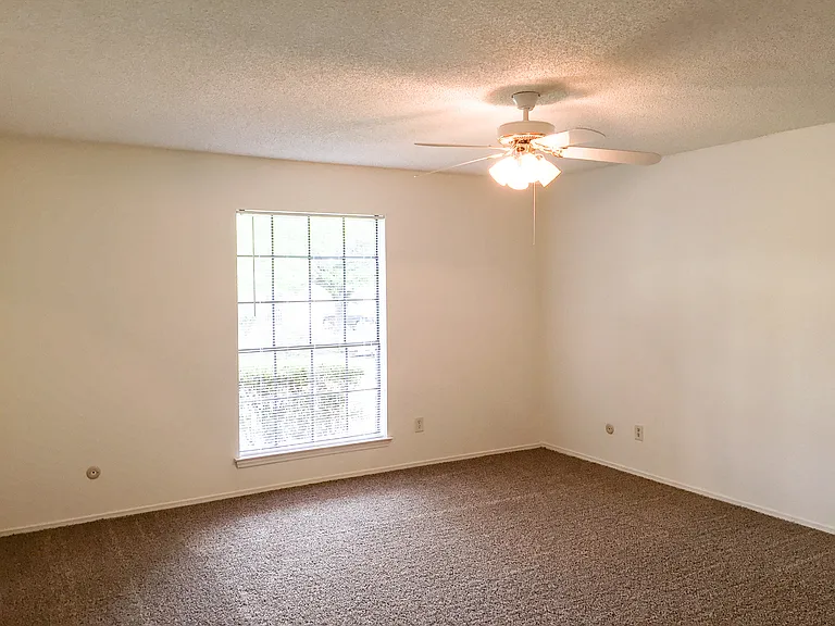 5714 Wilshire Dr — Photo 5