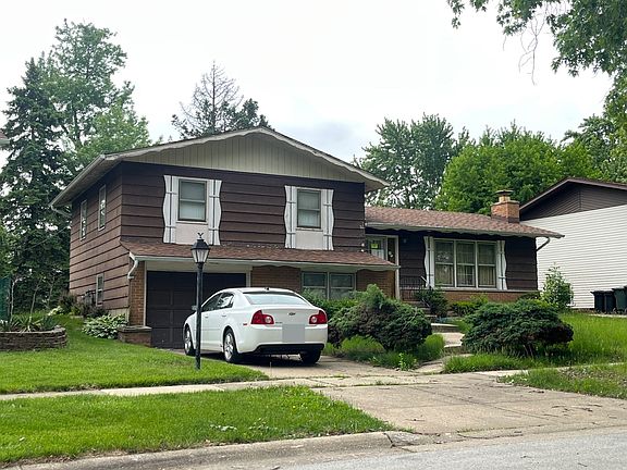 2nd image of 15345 Orogrande St
