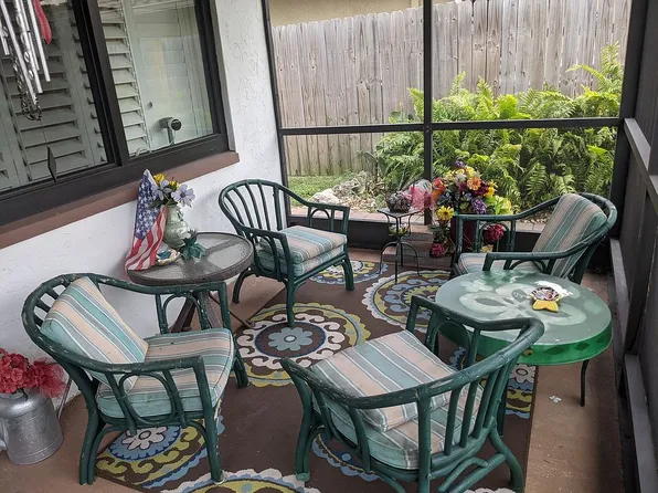553 104th Ave N, Naples, FL 34108