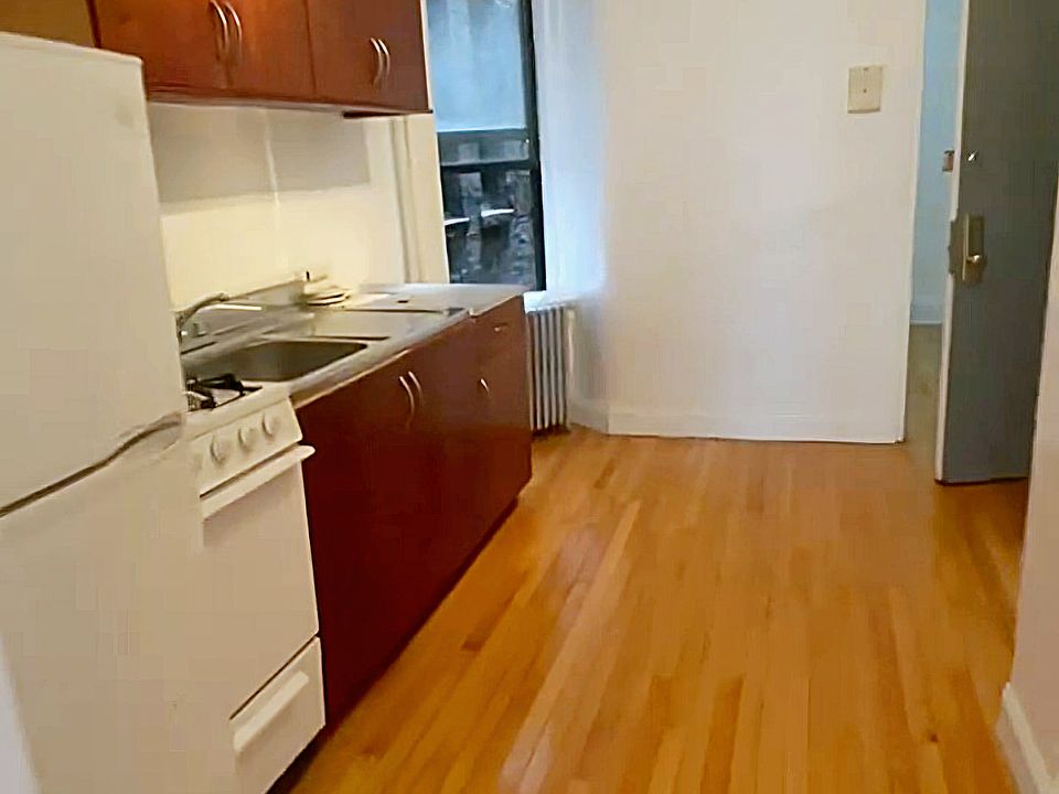 1st image of 537 W 49th St #12