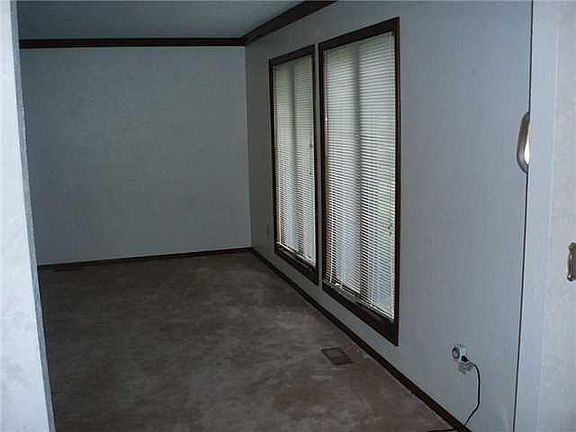 5th image of 840 Brookfield Ln