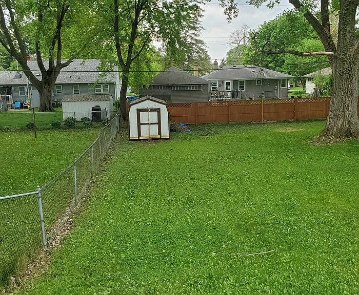 1032 County Road B W — Photo 23