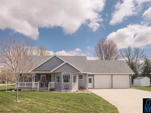 303 Kentucky Ave NW, Orange City, IA 51041