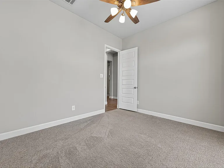 15330 Legacy Park Way — Photo 40