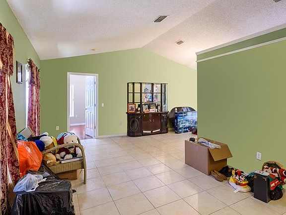 3rd image of 184 Birmingham Dr