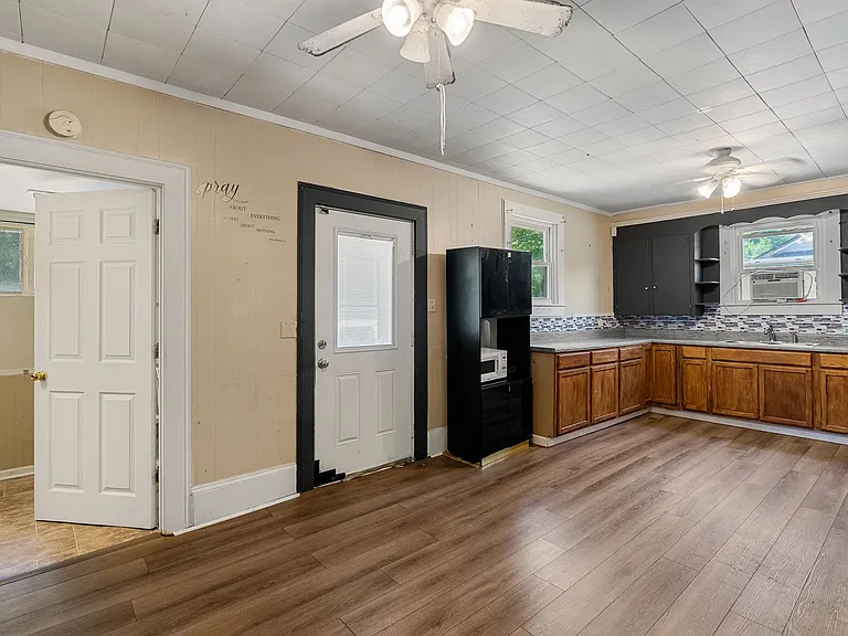902 Pickens St — Photo 12
