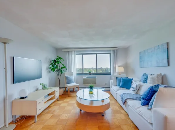 287 Harvard St APT 79, Cambridge, MA 02139