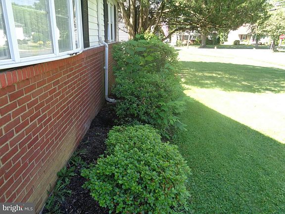 5th image of 552 Audubon Ave