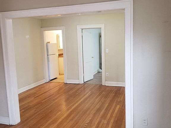 5th image of 5116 Baltimore Ave #3S