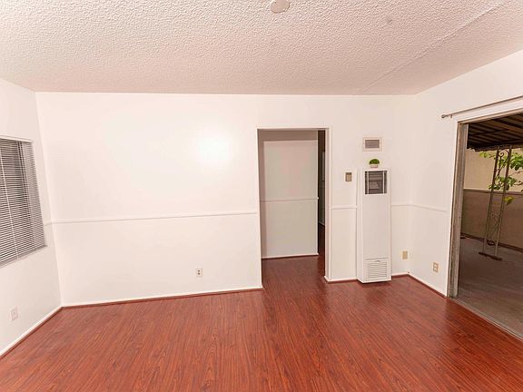 5th image of 135 N Wilson Ave #12
