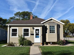 1012 E 4th St, Mccook, NE 69001