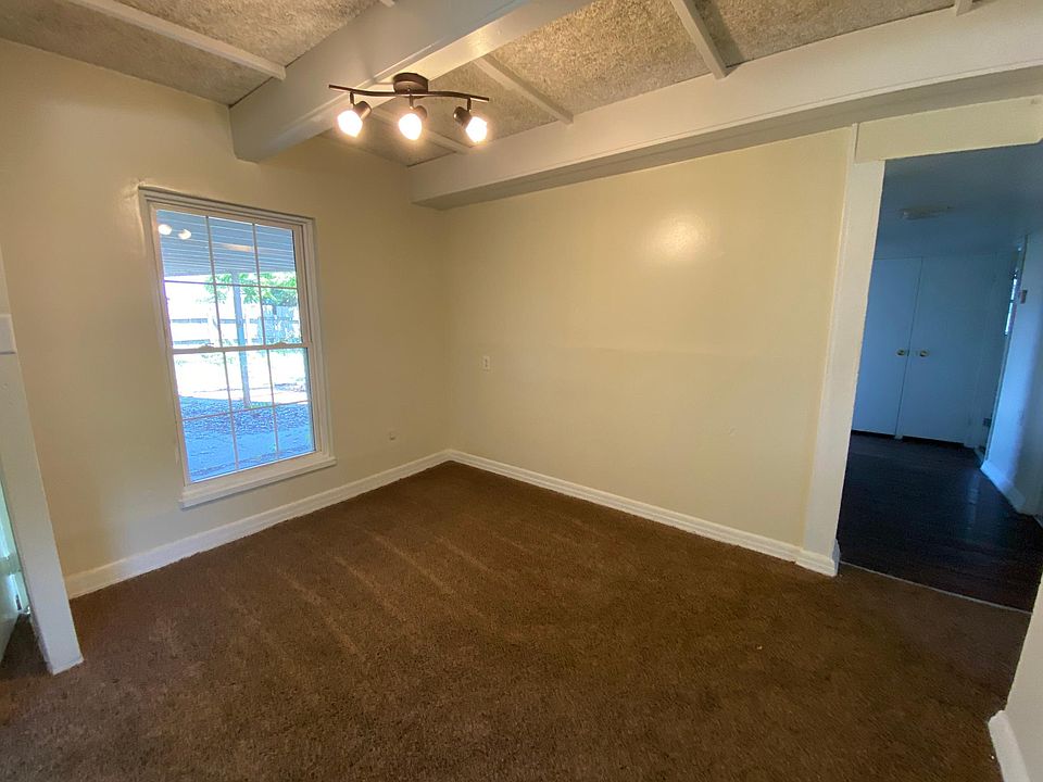 1st image of 1116 S Villa Dr