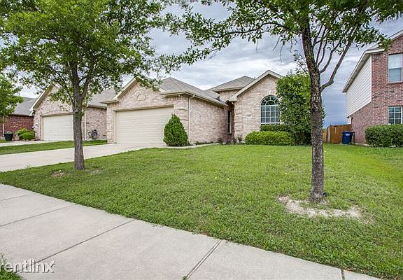 3rd image of 909 Bens Dr