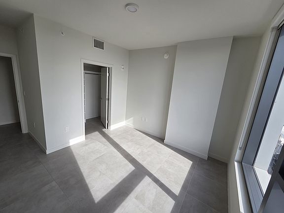 4th image of 237 NW 31st St #C