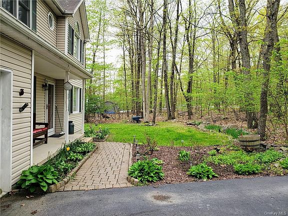 3rd image of 44 Bann Blvd