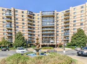 8370 Greensboro Dr