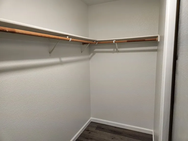 8121 Quartz Ln — Photo 14