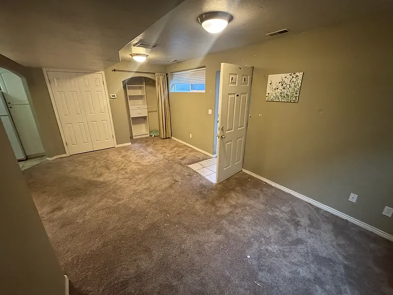 731 E Shiloh Way — Photo 6
