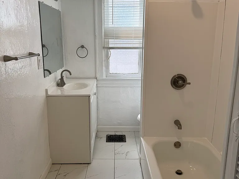 21 Oakwood Rd #2 — Photo 9