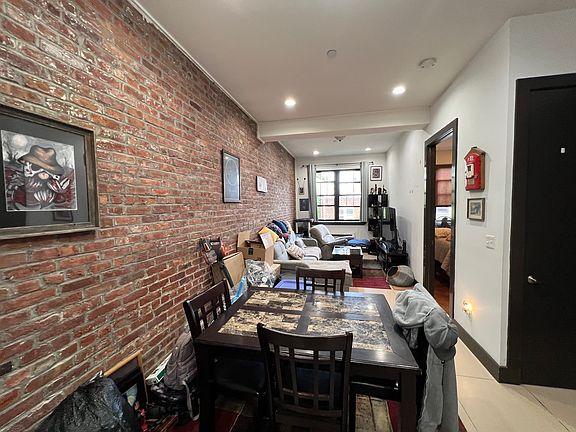 3rd image of 2575 22nd St APT 1B