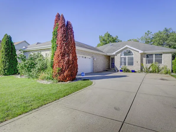 9962 Forest St, Dyer, IN 46311