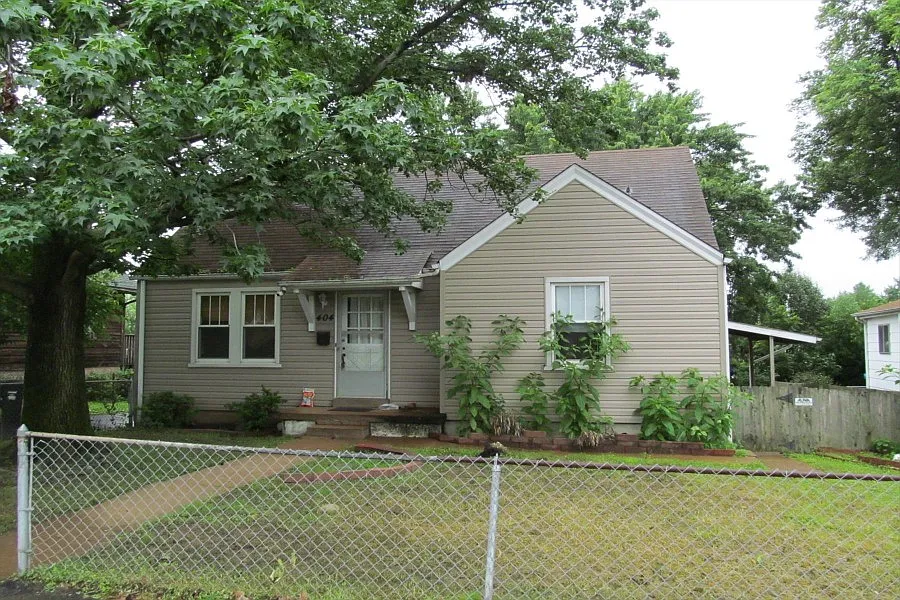 404 W Holden Ave photo 1