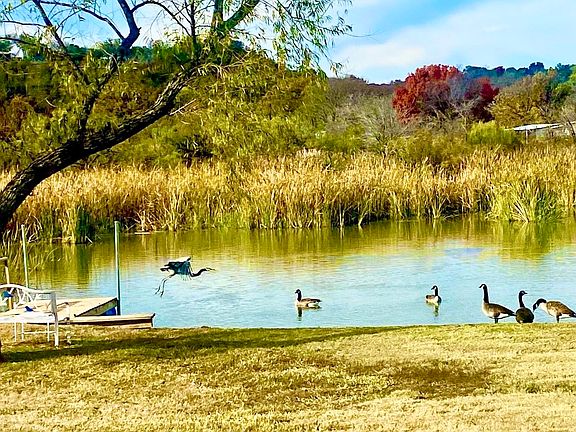 4th image of 2013 Bedford Ct