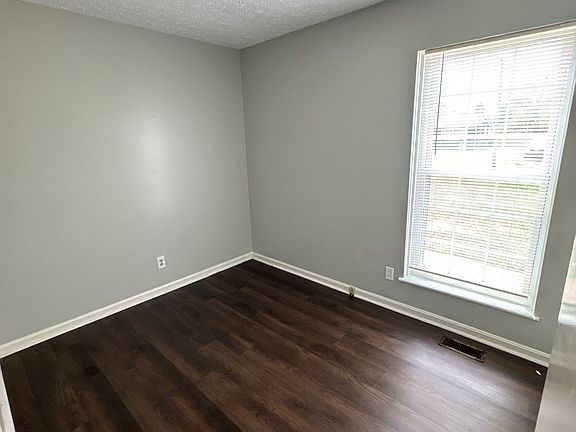 4th image of 150 Winchester Dr