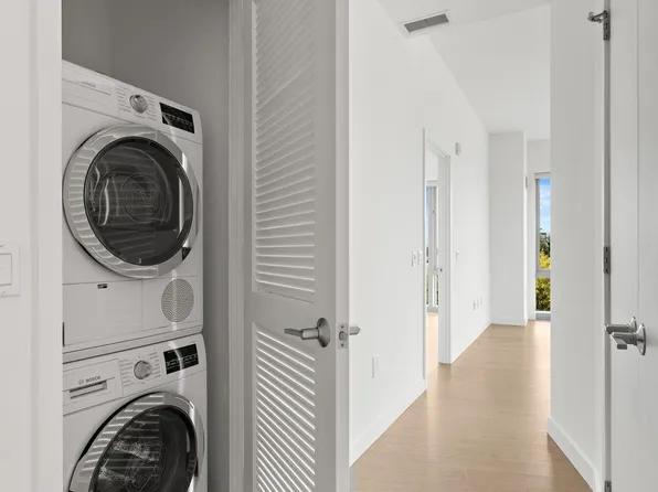 75 Park Lane South image 19 of 38