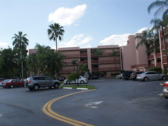 3rd image of 1021 E Mockingbird Lane #313