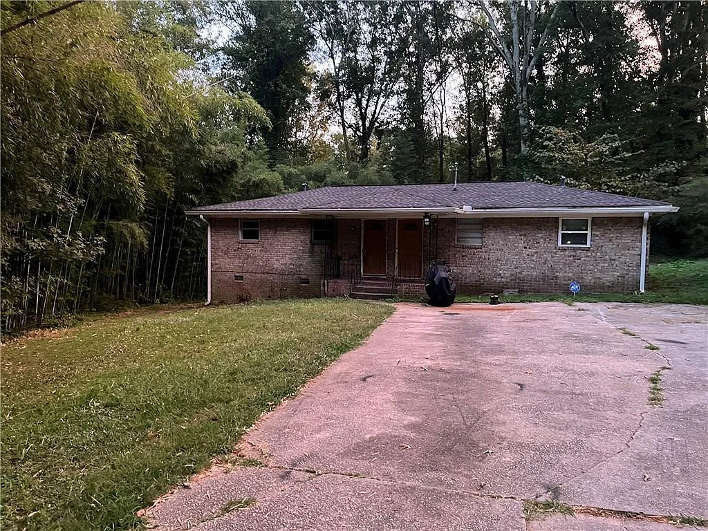 2 bed, 1.0 bath, 650 sqft, $1,200 — Photo 2