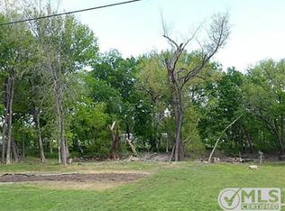 114 NE Hackleman St, Roxton, TX 75477