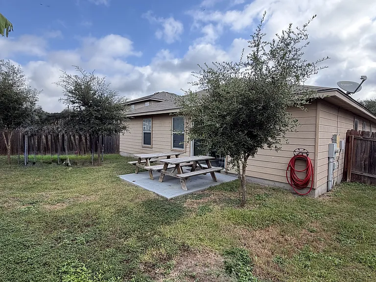 419 Dolly Dr — Photo 28