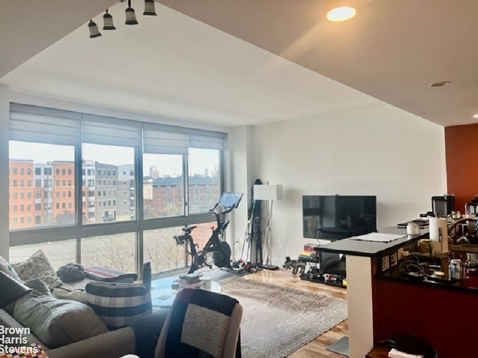 1st image of 800 Jackson St APT 405