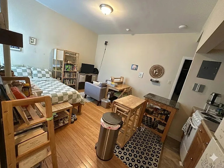 5 Fuller St #3 — Photo 1