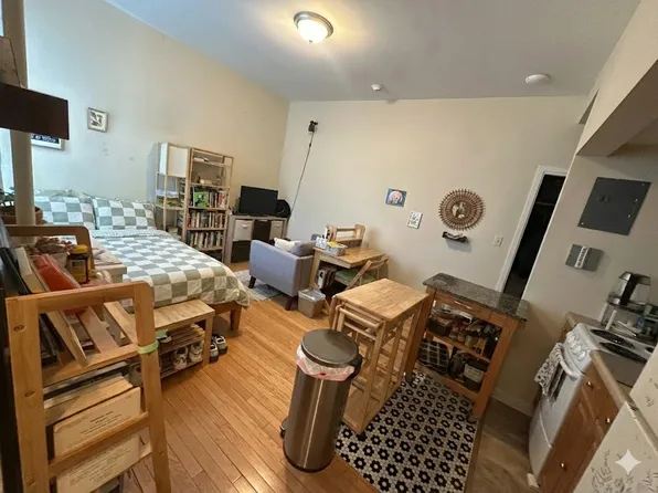 5 Fuller St APT 3, Brookline, MA 02446